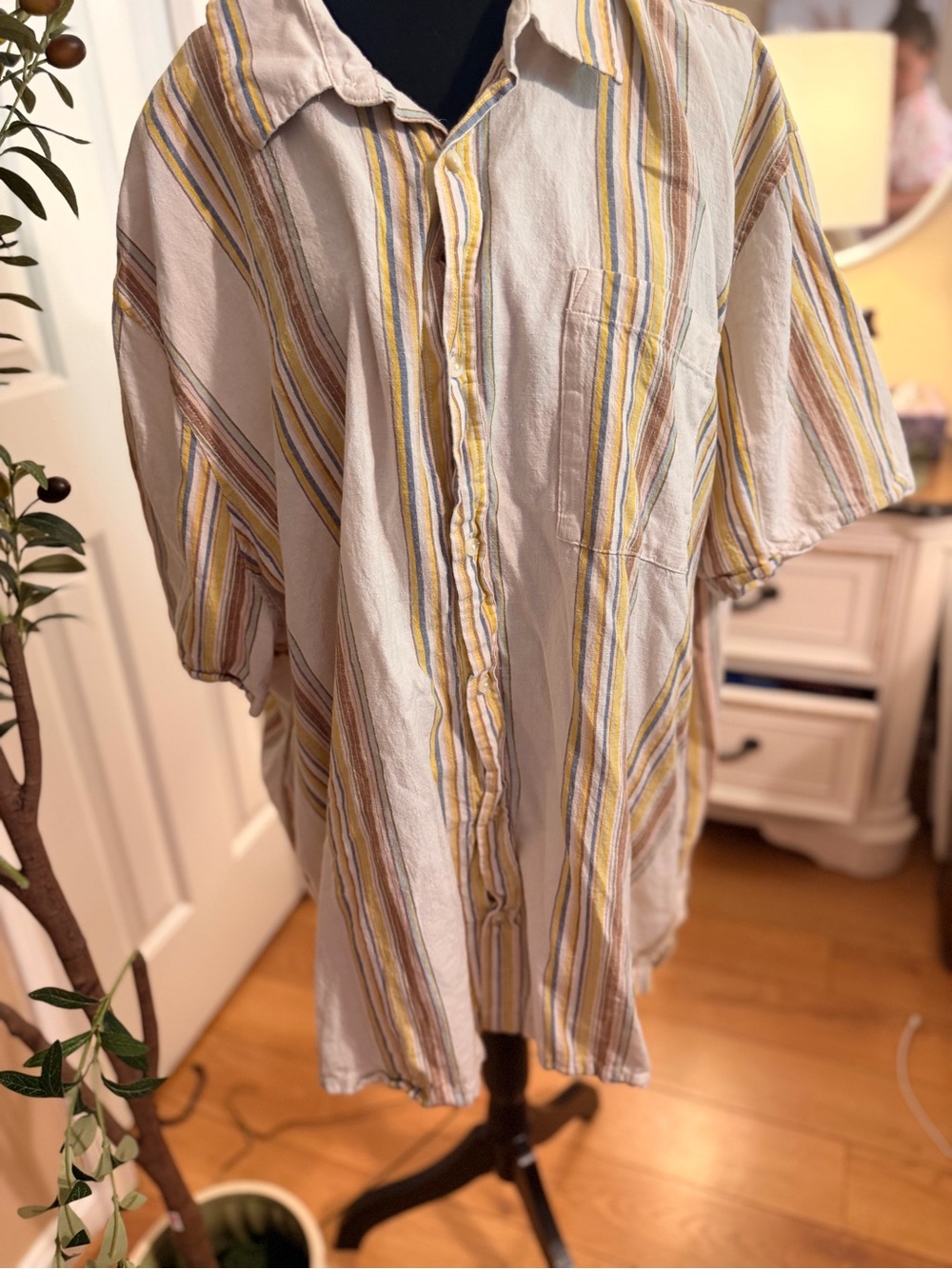 Men's Short-Sleeve Striped Button-Down Shirt in Cream and Yellow